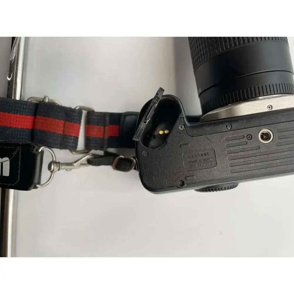Canon EOS ELAN II E Eye Control 35MM SLR Camera With Canon 75-300 Zoom Lens